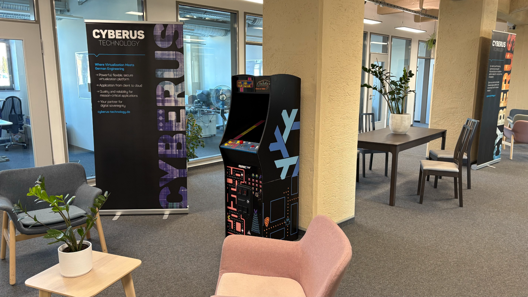Cyberus at Embedded World: A Virtualized Arcade Machine